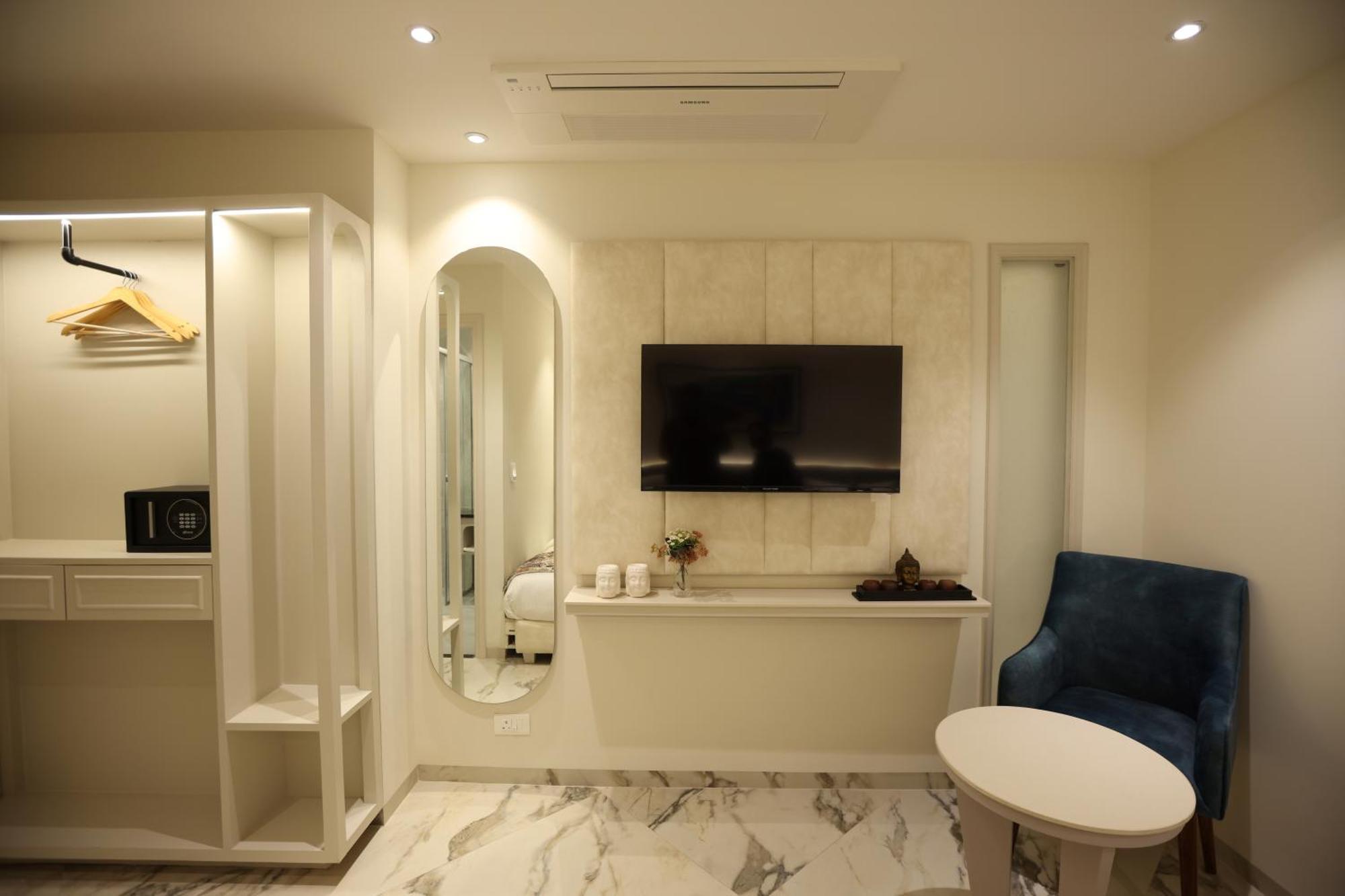Hiraya Hotels Mohali Exterior photo