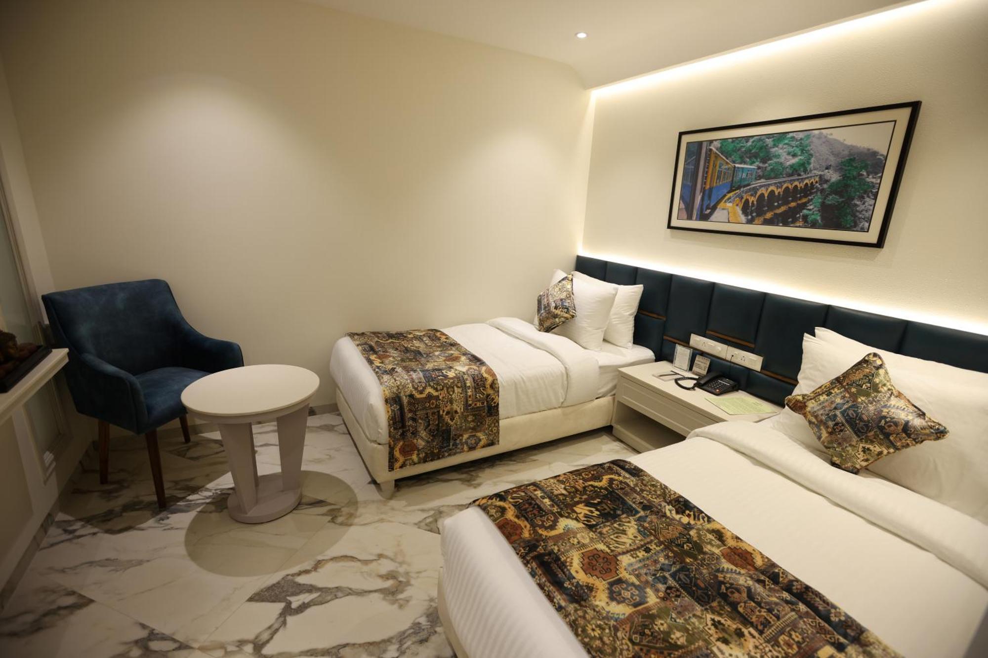 Hiraya Hotels Mohali Exterior photo